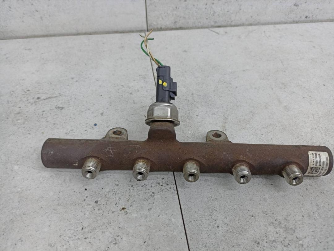 топливная рампа Renault Duster 1 поколение 2012, 9307Z517A, 8200669695 - фото №1