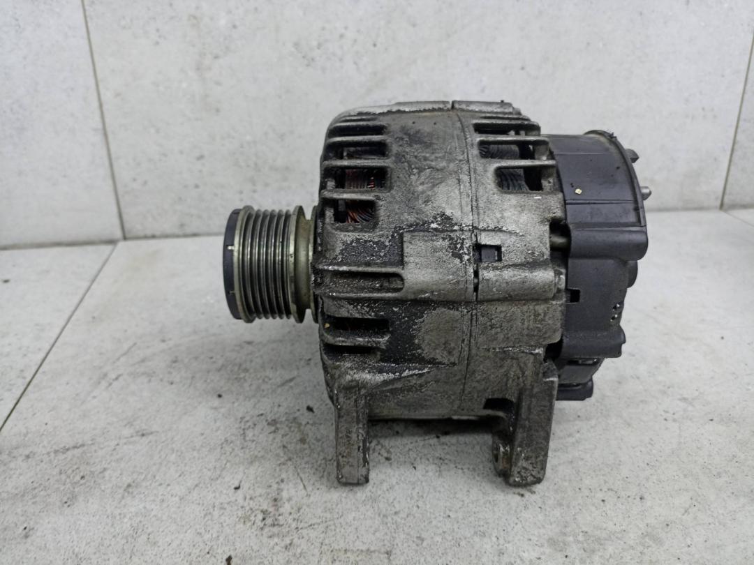 генератор Renault Megane 3 поколение 2012, 231000026R - фото №1