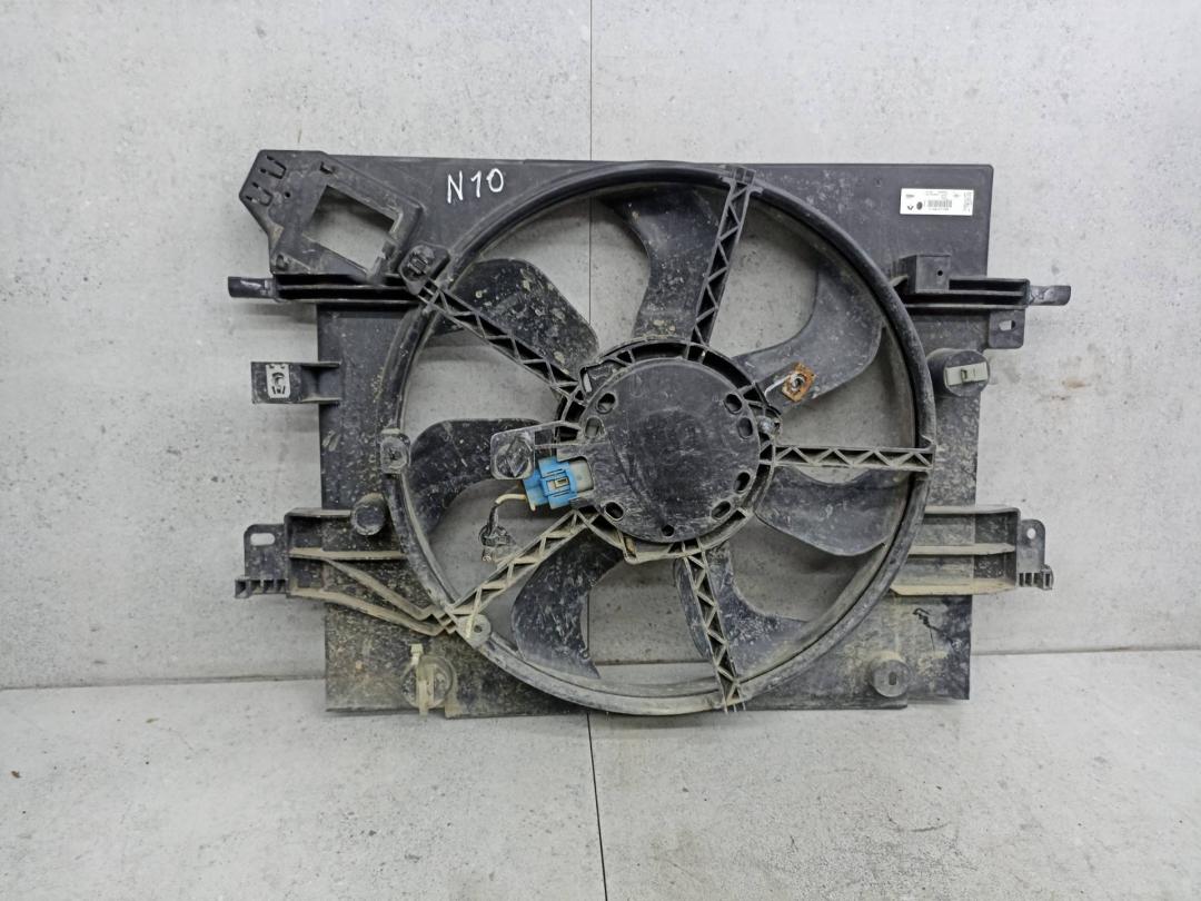 вентилятор радиатора Renault Duster 1 поколение 2012, 214813773R - фото №1