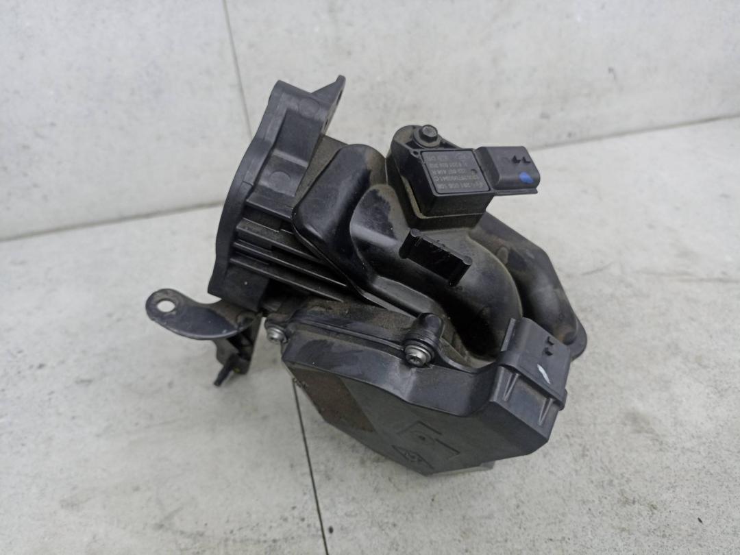 заслонка дроссельная Renault Trafic 3 поколение 2016, 1.6 л., R9M 408, дизель, 223657458R - фото №1