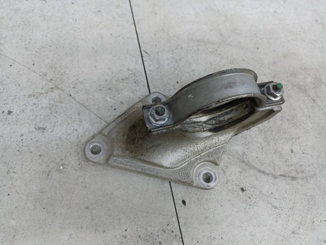 кронштейн полуоси Ford Focus 3 поколение 2014, BV613K305AB - фото №1