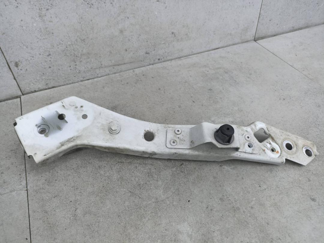 крепление фары правой Renault Megane 3 поколение 2011, 6418003D - фото №1