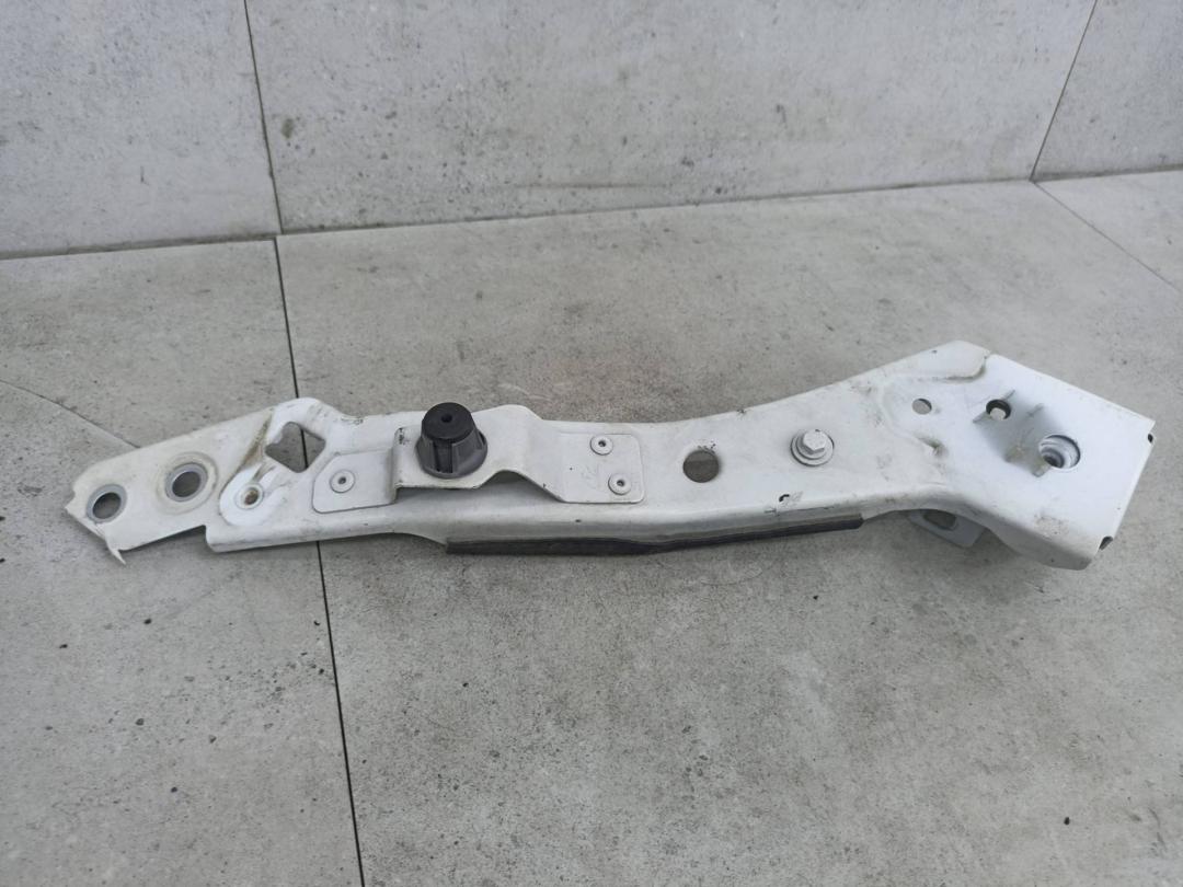 крепление фары левой Renault Megane 3 поколение 2011, 6418103D - фото №1