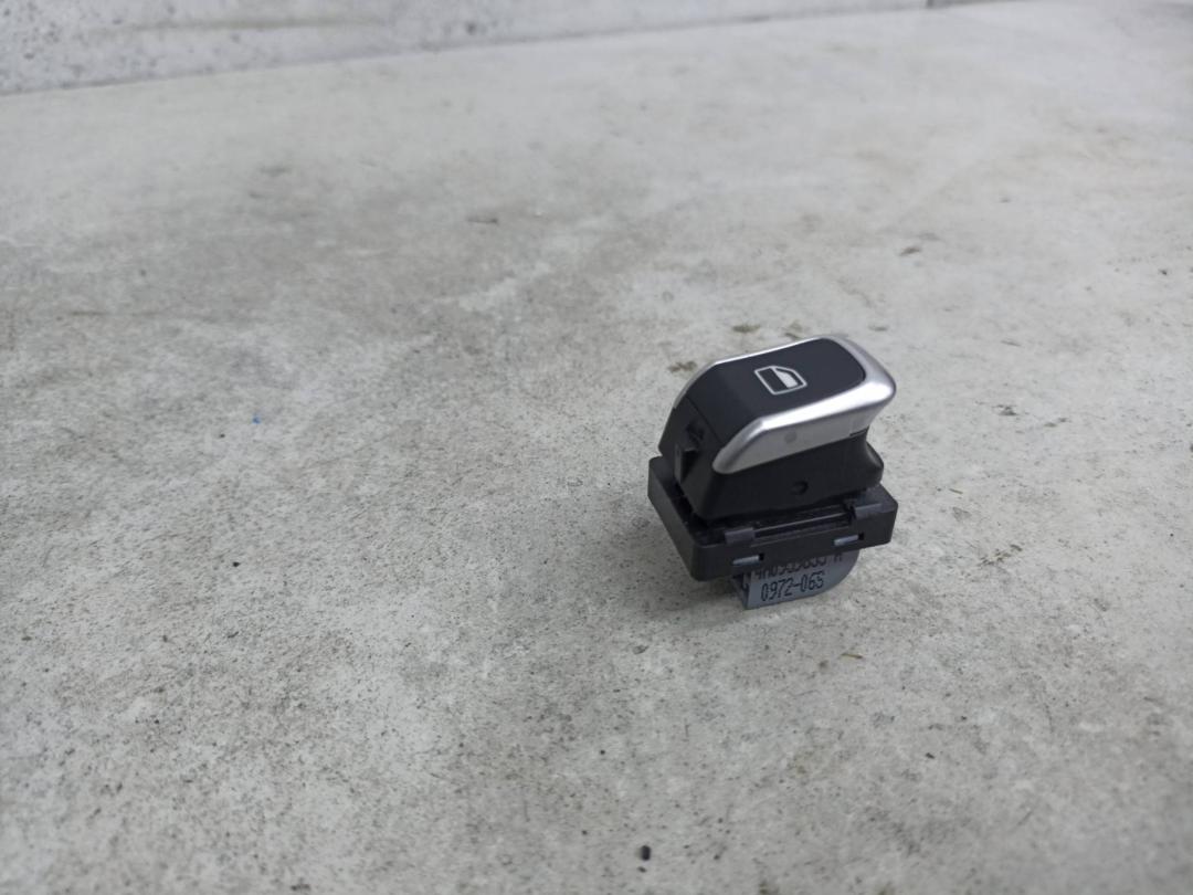кнопка стеклоподъемника двери Audi A6 4G/C7 2012, 4H0959855A - фото №1