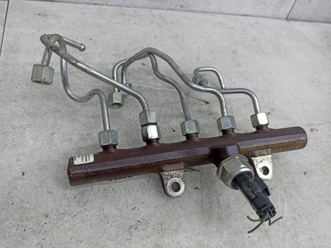 топливная рампа Renault Duster 1 поколение 2012, 9307Z517A, 8200669695 - фото №1