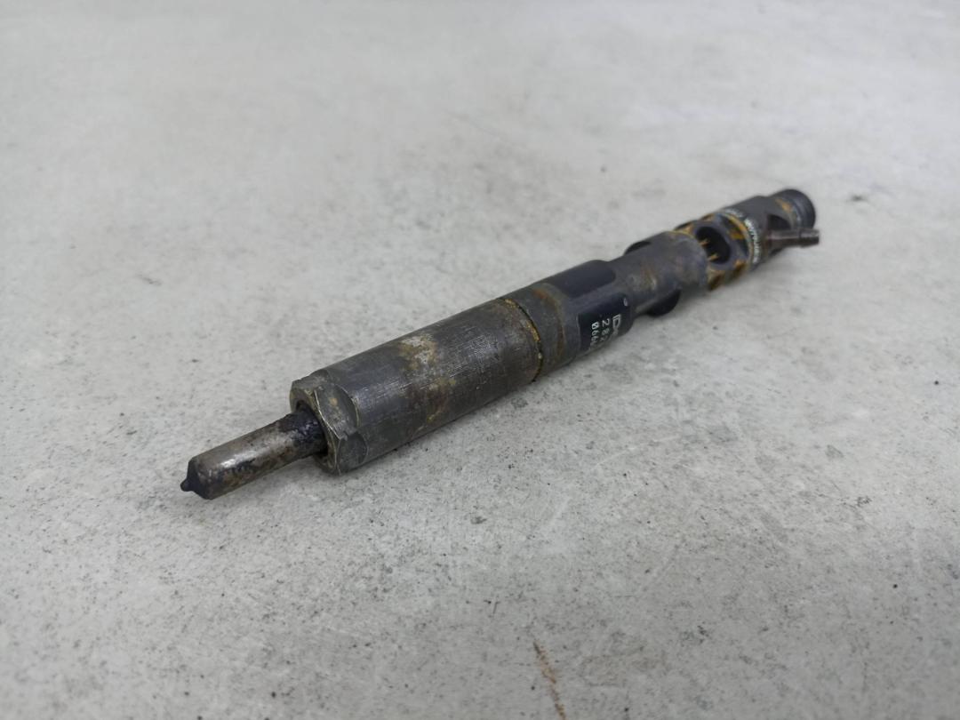 форсунка Renault Duster 1 поколение 2013, 166000897, H8200827965 - фото №1