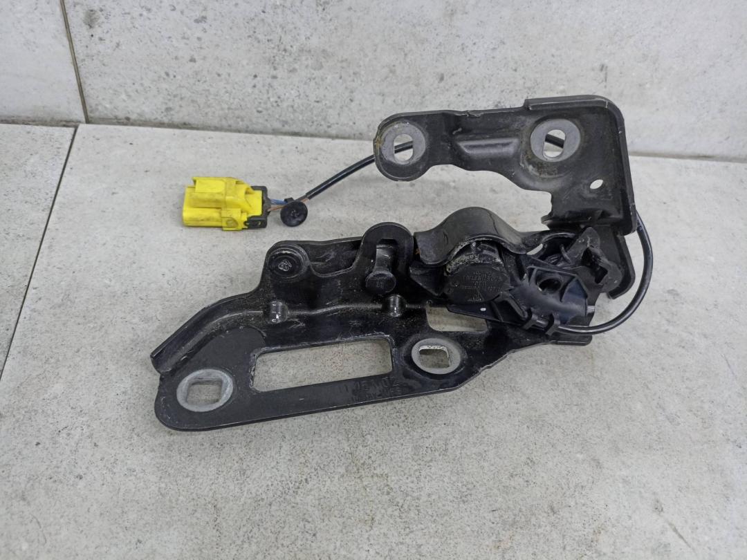 петля капота Porsche Panamera 970 2010, 97051115102, 97051135103 - фото №1