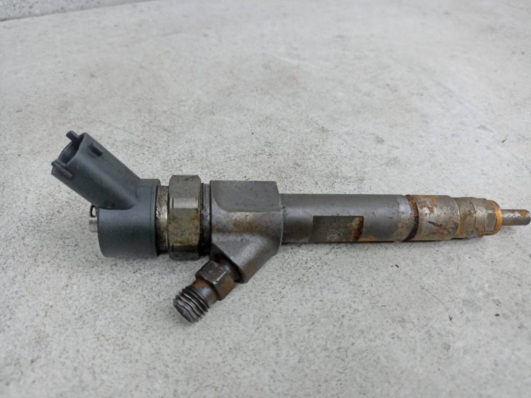 форсунка Renault Trafic 2 поколение 2006, 0445110, 8200100272, 8200238528 - фото №1