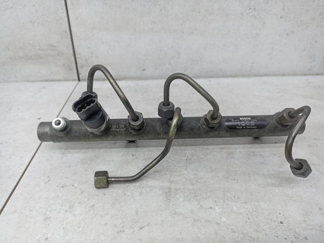 топливная рампа Renault Megane 2 поколение (2002 - 2006), 7700111013 - фото №1