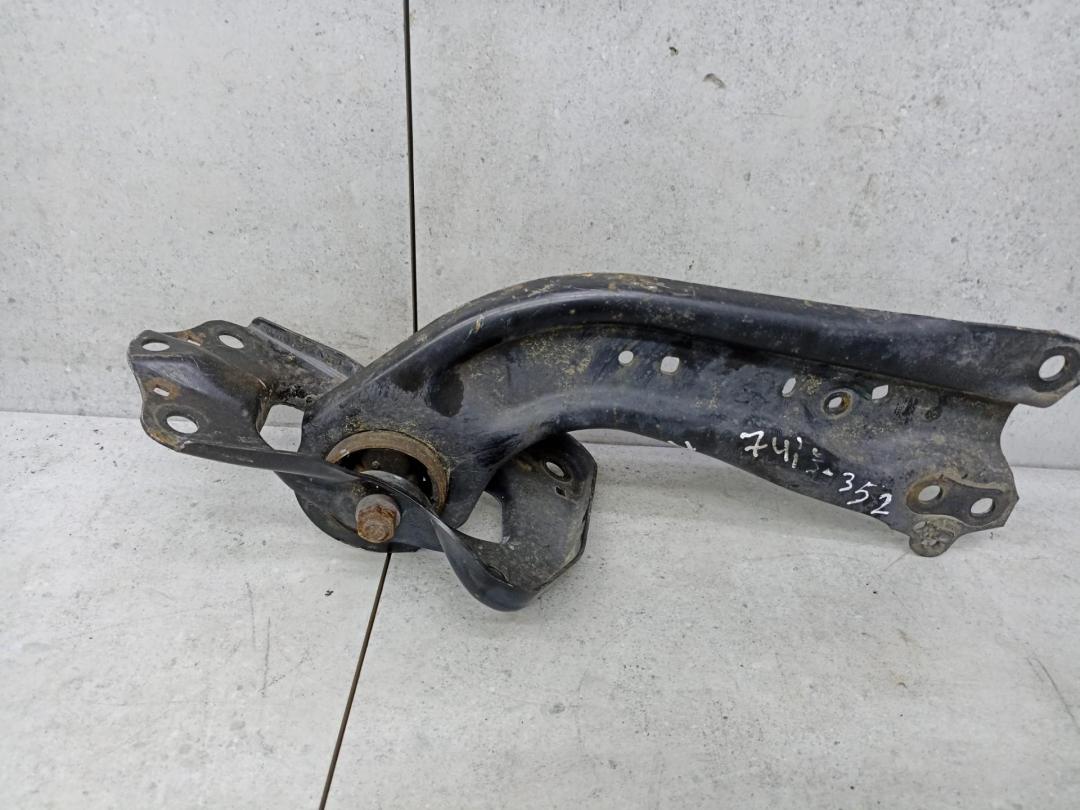 рычаг задний правый Toyota C-HR 1 поколение AX10 2018, 48760F4010 - фото №1