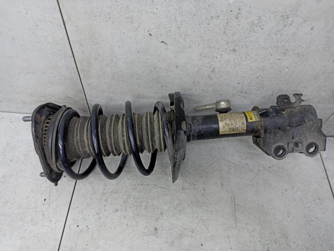 амортизатор передний левый Toyota C-HR 1 поколение AX10 2018, 48520F4010 - фото №1