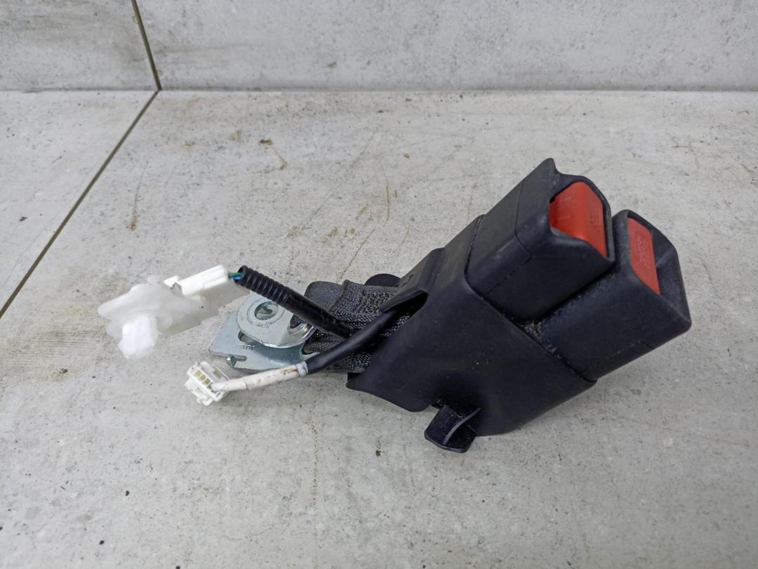 замок ремня безопасности Toyota C-HR 1 поколение AX10 (2016 - 2019), 7348010110 - фото №1