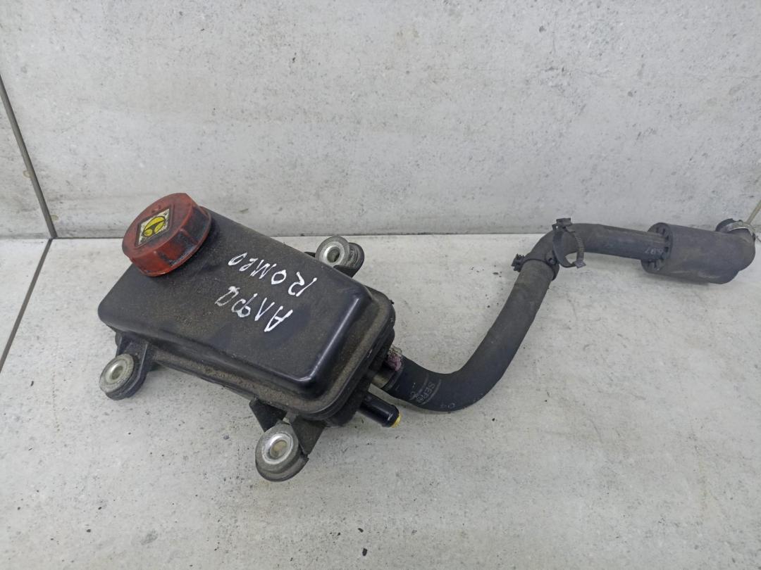 бачок гидроусилителя Alfa Romeo 159 1 поколение 2009, 3.2 л., 939 A.000, бензин, C705 - фото №1