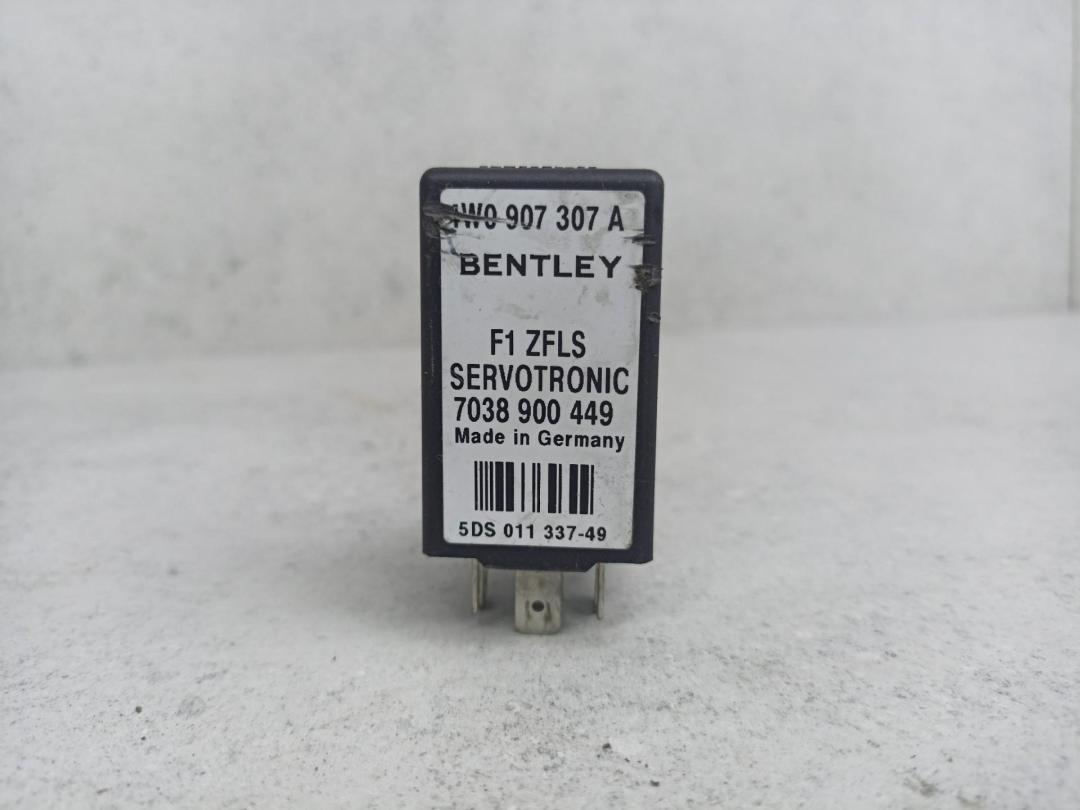реле (прочие) Bentley Flying Spur 2 поколение 2017, 6.0 л., CVAA, бензин, 4W0907307A - фото №1