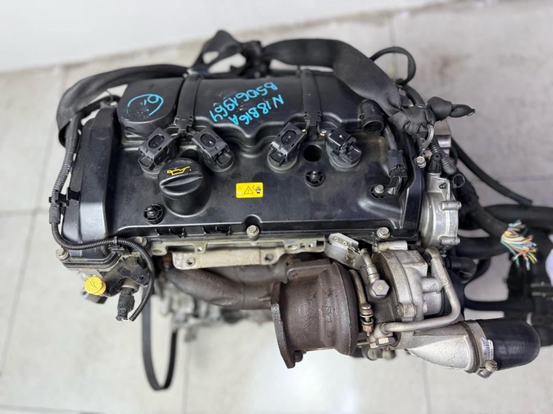 двигатель Mini Cooper 3 поколение 2014, 1.6 л., N18 B16 A, бензин, N18B16A, 11002348326 - фото №1