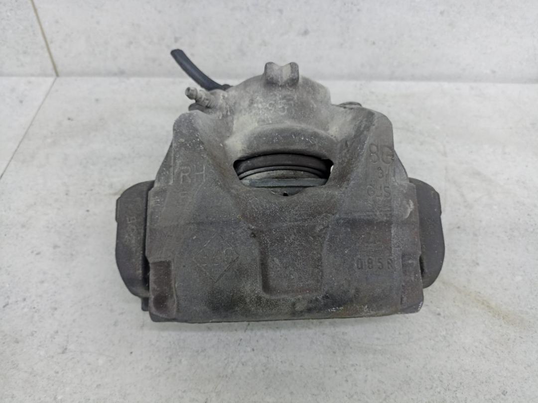 суппорт передний правый Renault Duster 1 поколение 2014, 410018218R - фото №1