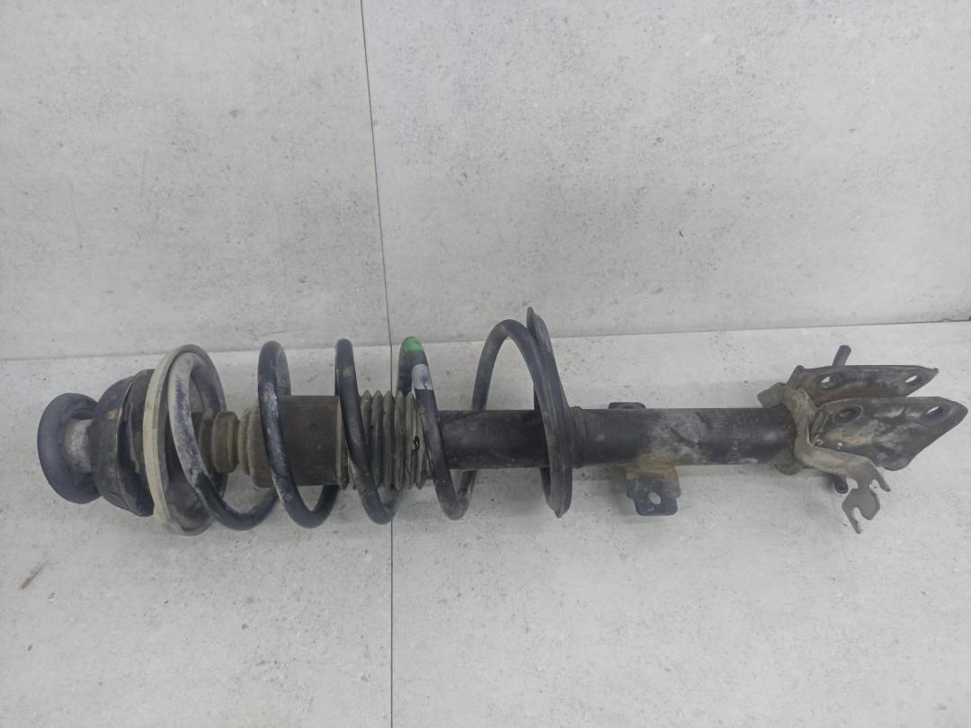 амортизатор передний Renault Duster 1 поколение (2010 - 2015), 543025648R - фото №1