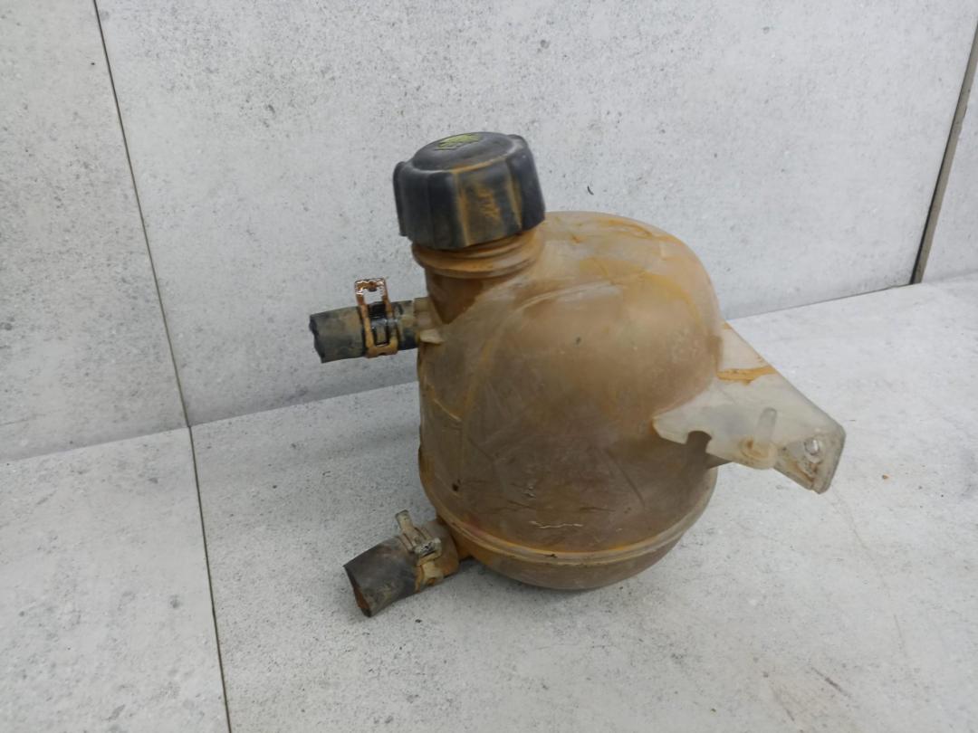 бачок расширительный Renault Duster 1 поколение 2014, 8200766826 - фото №1