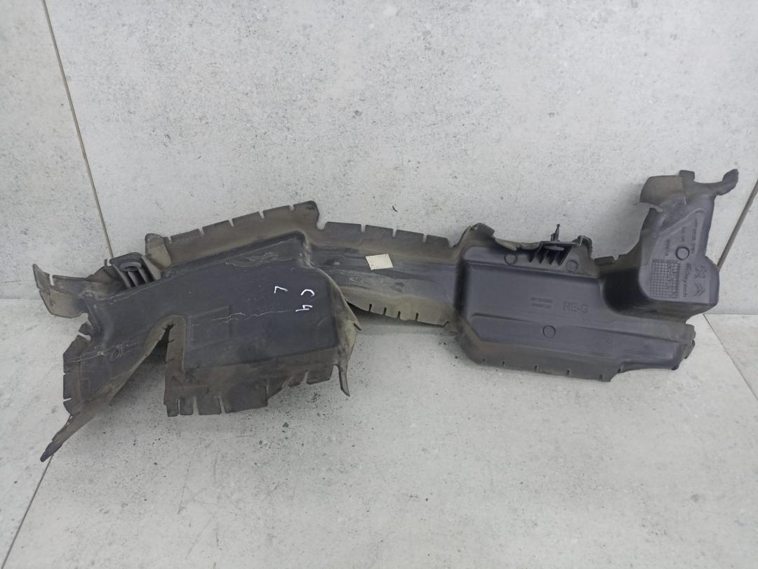 воздуховод (дефлектор) радиатора Citroen C4 Grand Picasso 2 поколение 2015, 9677015380 - фото №1