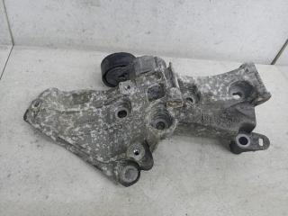 кронштейн генератора Renault Megane 2 поколение (2002 - 2006), 8200327134