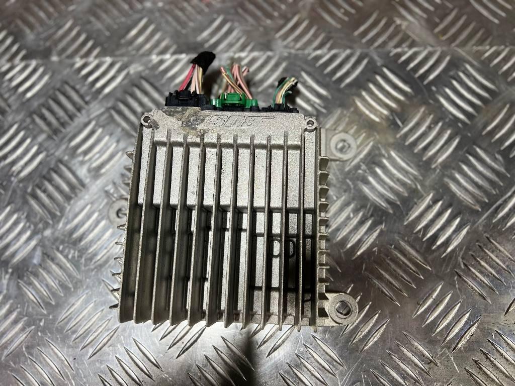 усилитель музыкальный Renault Megane 3 поколение 2012, 280636318R - фото №1