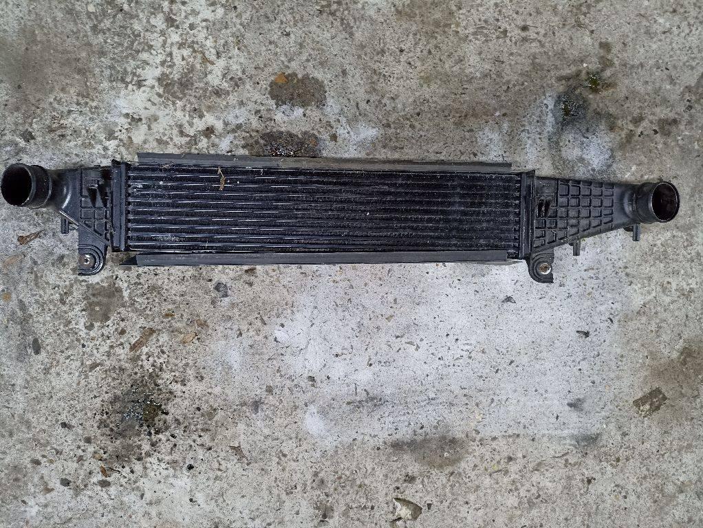 интеркулер Chrysler 300C 1 поколение 2011, 1035054B - фото №1