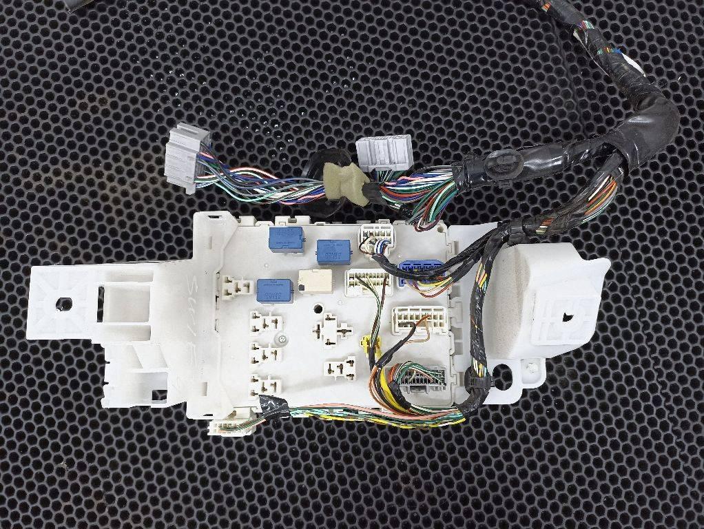 блок реле Suzuki Swift 4 поколение 2015, P60A4889 - фото №1