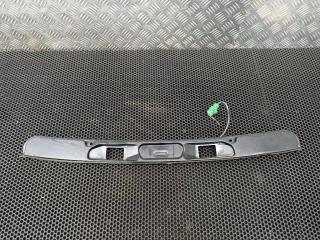 накладка двери (крышки) багажника Suzuki Swift 4 поколение 2015, 8394168L