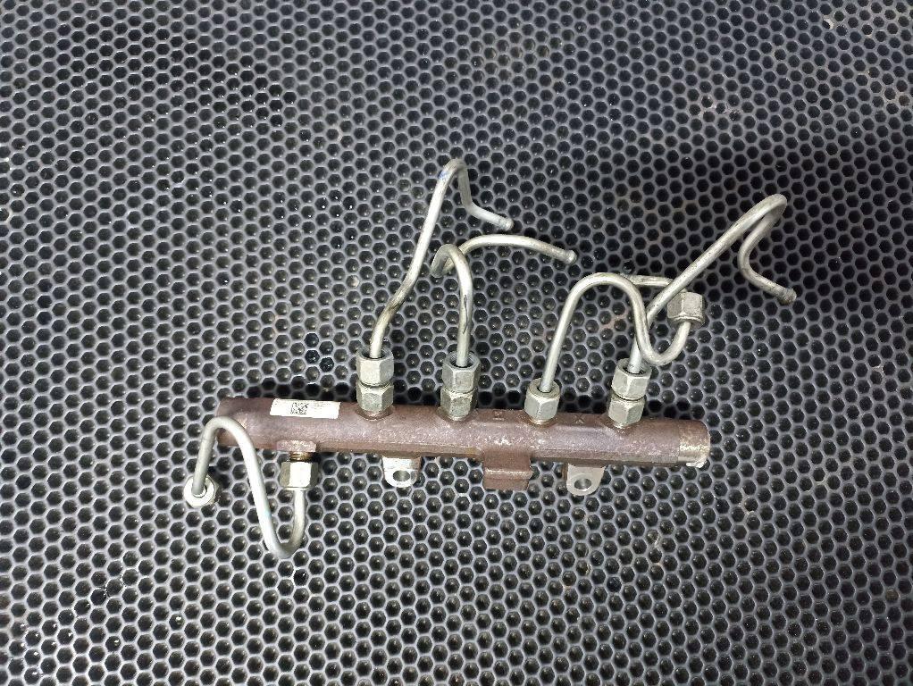 топливная рампа Renault Scenic 3 поколение 2012, 8200704212 - фото №1