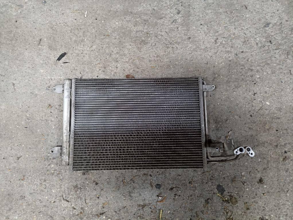 радиатор кондиционера Volkswagen Golf 5 поколение 2008, 1K0820411N - фото №1