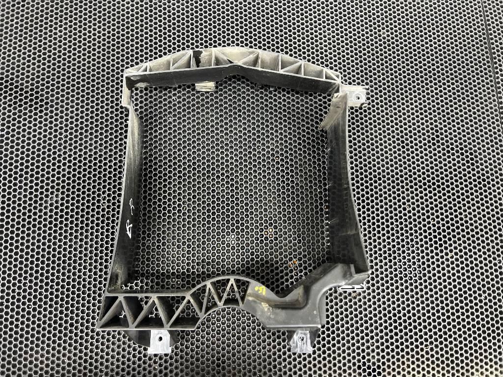 крепление интеркулера Land Rover Range Rover Sport 2 поколение 2016, CPLA8A107AC - фото №1