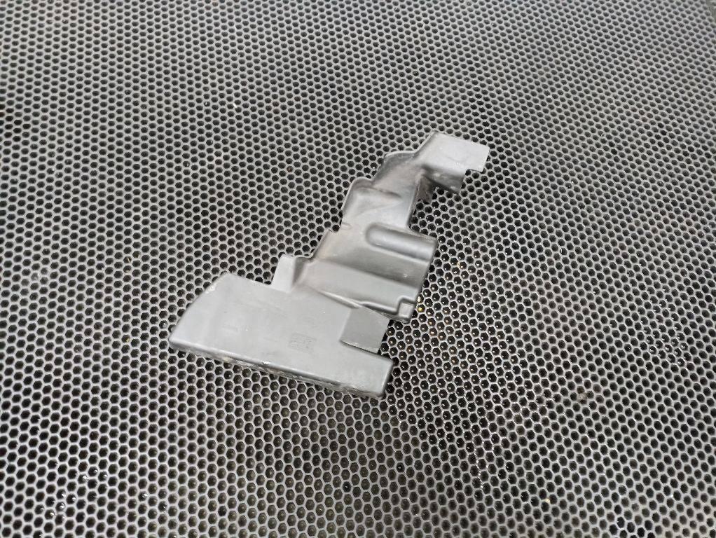 воздуховод (дефлектор) радиатора Land Rover Range Rover Sport 2 поколение 2016, DK628311AA - фото №1