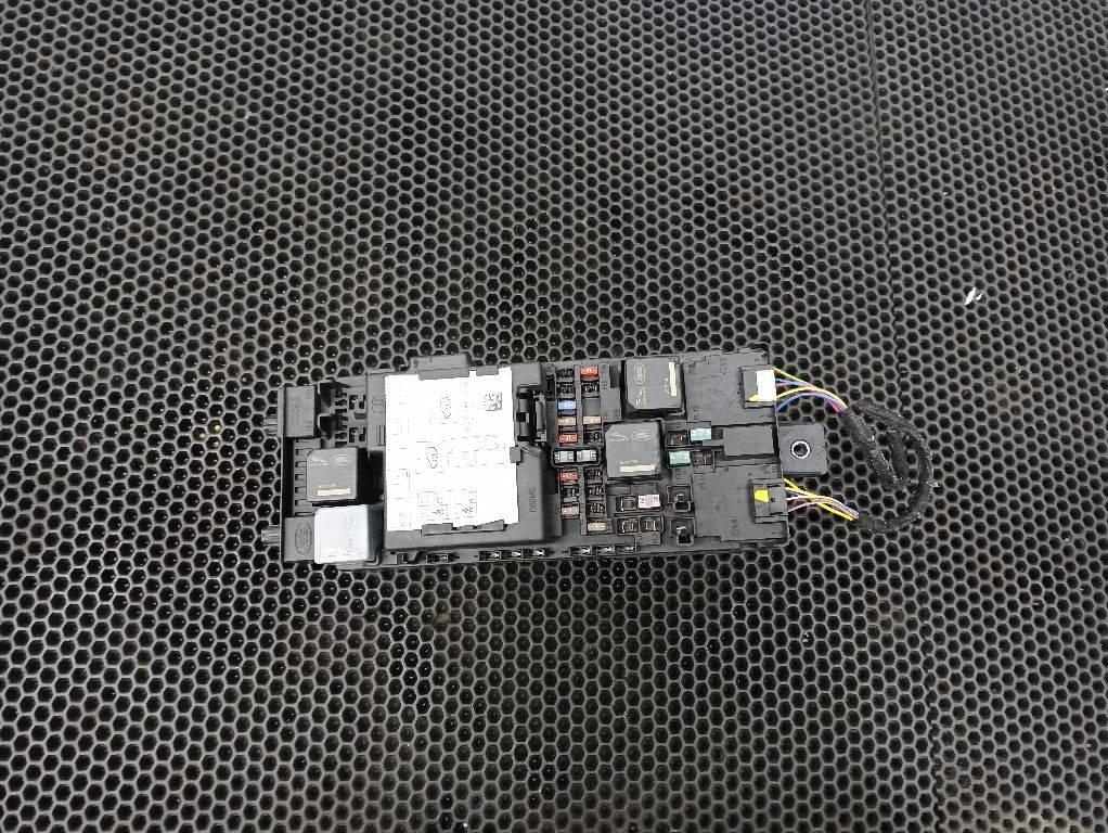 блок предохранителей Land Rover Range Rover Sport 2 поколение 2016, HPLA14A073BC - фото №1