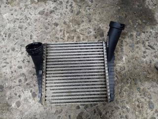 интеркулер Volkswagen Touareg 2 поколение 2014, 7P6145804