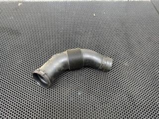 патрубок воздушного фильтра Volkswagen Touareg 2 поколение 2014, 7P0129627