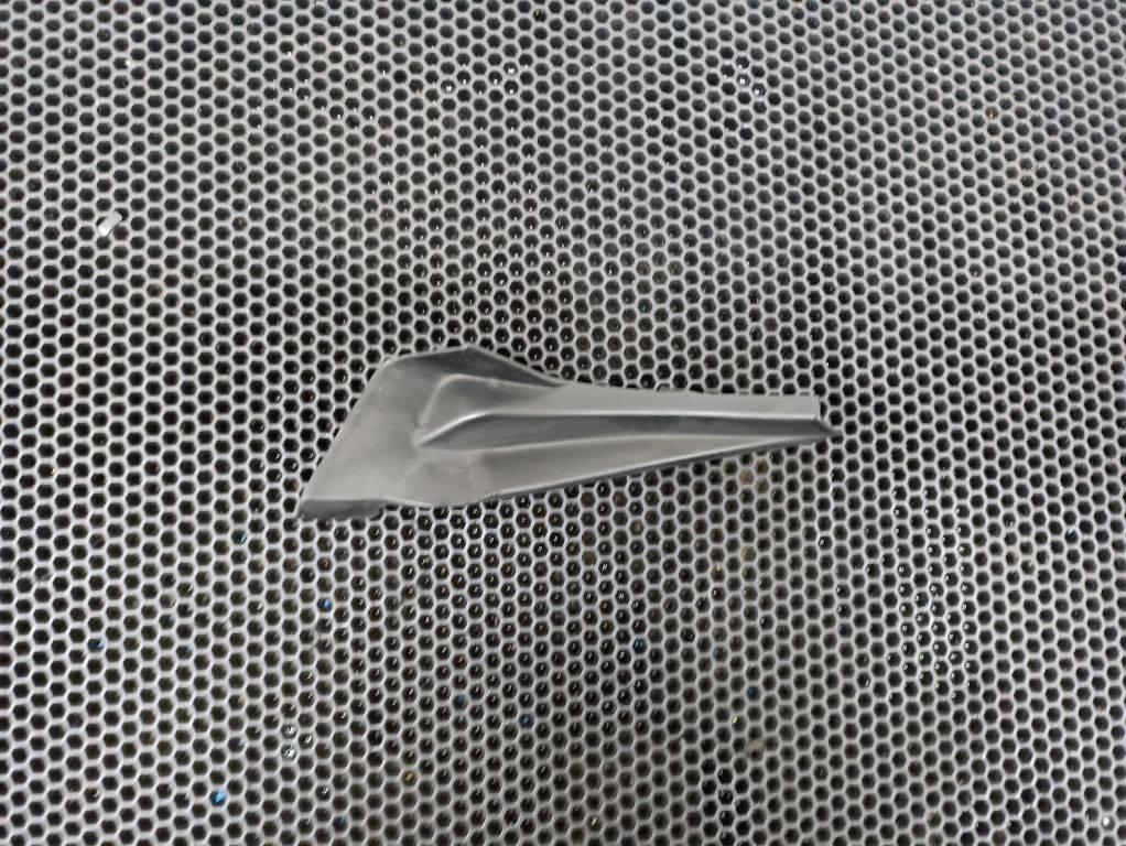 молдинг крыла Nissan X-Trail T30 2004, 66895JG000 - фото №1