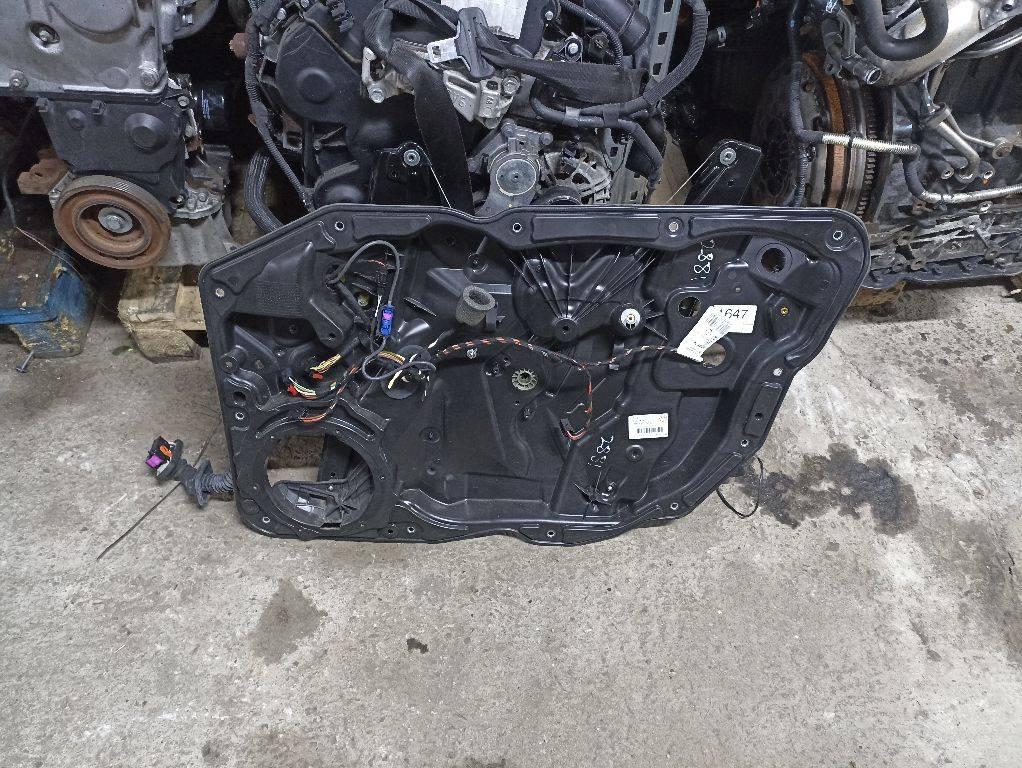 стеклоподъемник передний правый Volkswagen Touareg 2 поколение 2014, 7P6837756D - фото №1