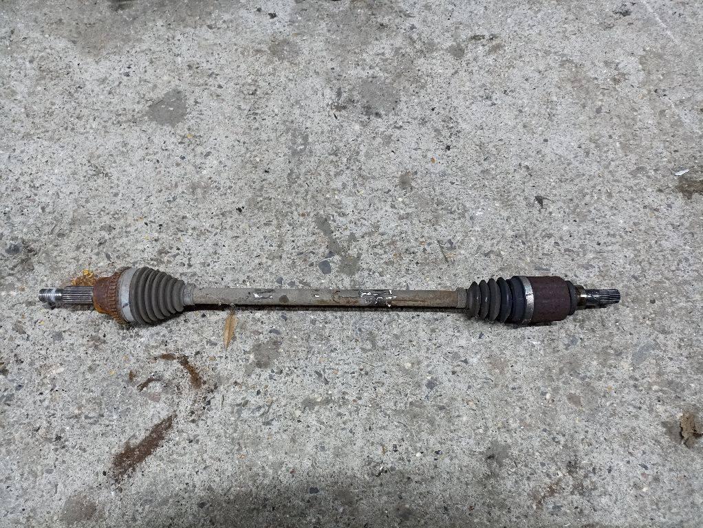 полуось задняя (приводной вал, ШРУС) Renault Duster 1 поколение 2014, 396004652R - фото №1