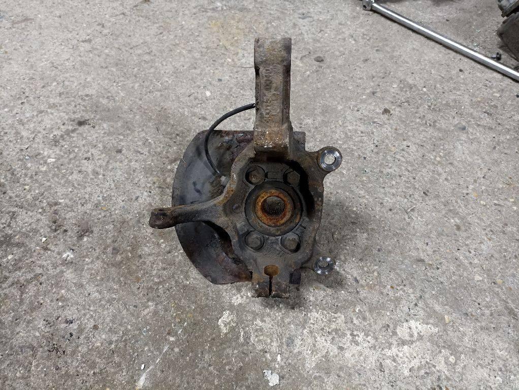 кулак поворотный левый Nissan X-Trail T31 2009, 40015JD040 - фото №1