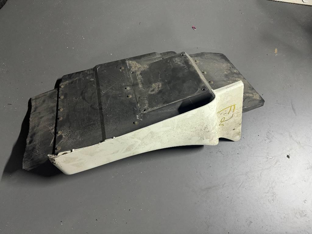 крыло переднее правое MAN TGX 1 поколение 2012, 81664100306 - фото №1