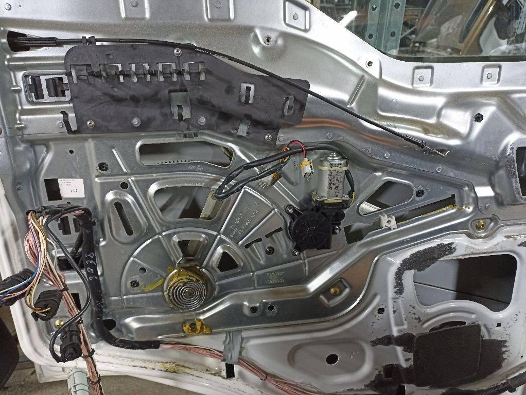 стеклоподъемник передний левый MAN TGL 1 поколение 2013, 81626456053 - фото №1