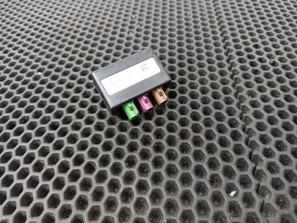 усилитель антенны Land Rover Range Rover Sport 2 поколение 2016, FW9319C098AB - фото №1