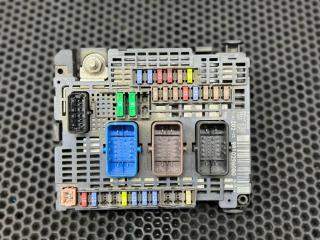 блок предохранителей Citroen C4 2 поколение 2014, 9810296080