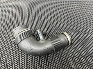 патрубок воздушного фильтра Volkswagen Touareg 2 поколение 2014, 7P6129572