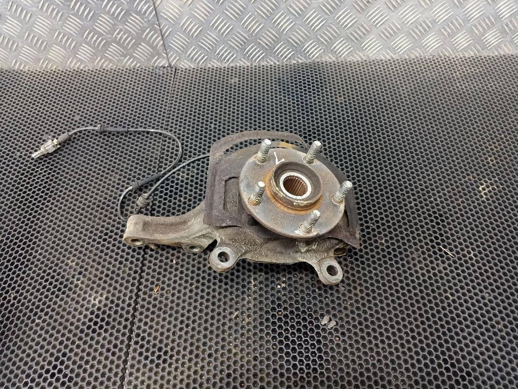 кулак поворотный левый Nissan Qashqai 1 поколение 2009, 40015JD040 - фото №1