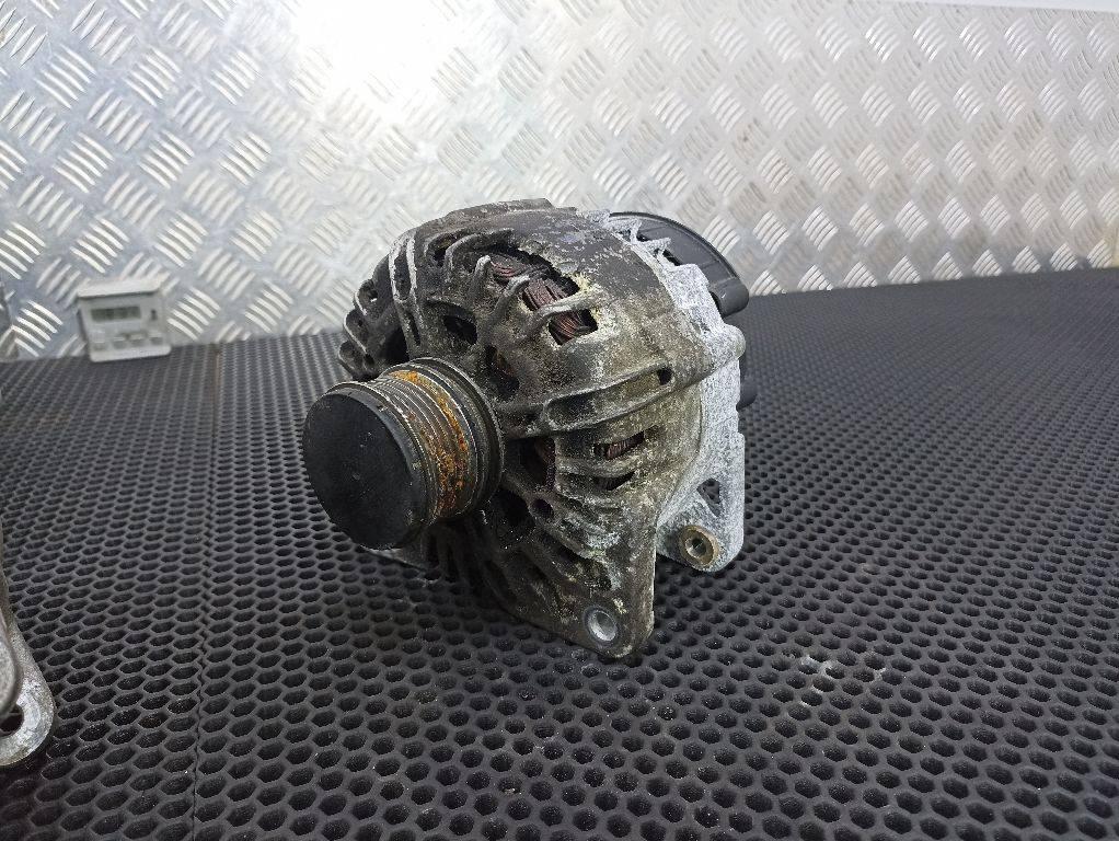 генератор Renault Megane 3 поколение 2012, 231000026R - фото №1