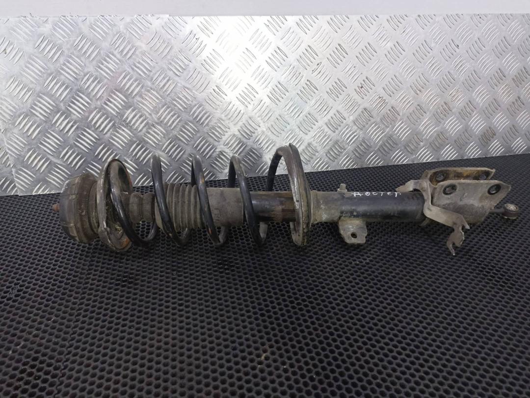 стойка передняя Renault Duster 1 поколение 2015, 8200813791 - фото №1