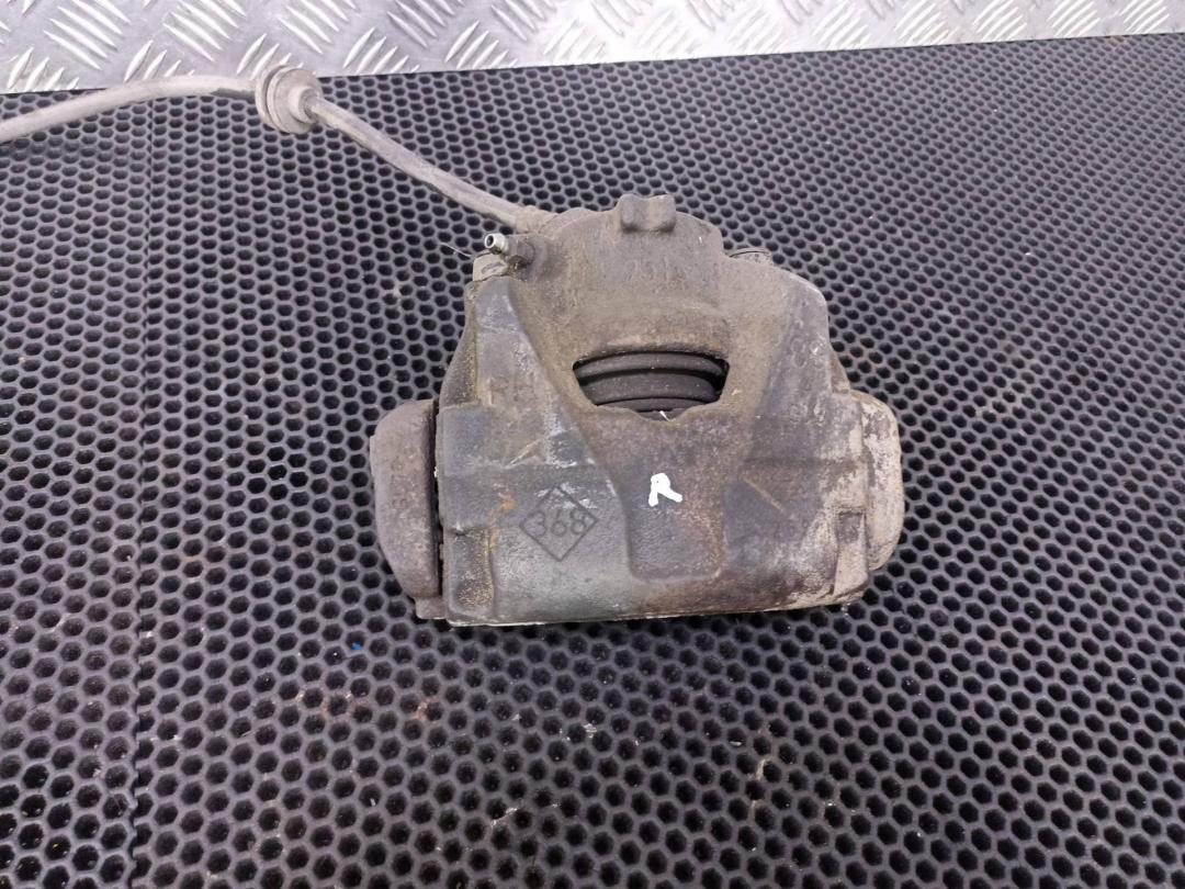 суппорт передний правый Renault Duster 1 поколение 2015, 410018218R - фото №1