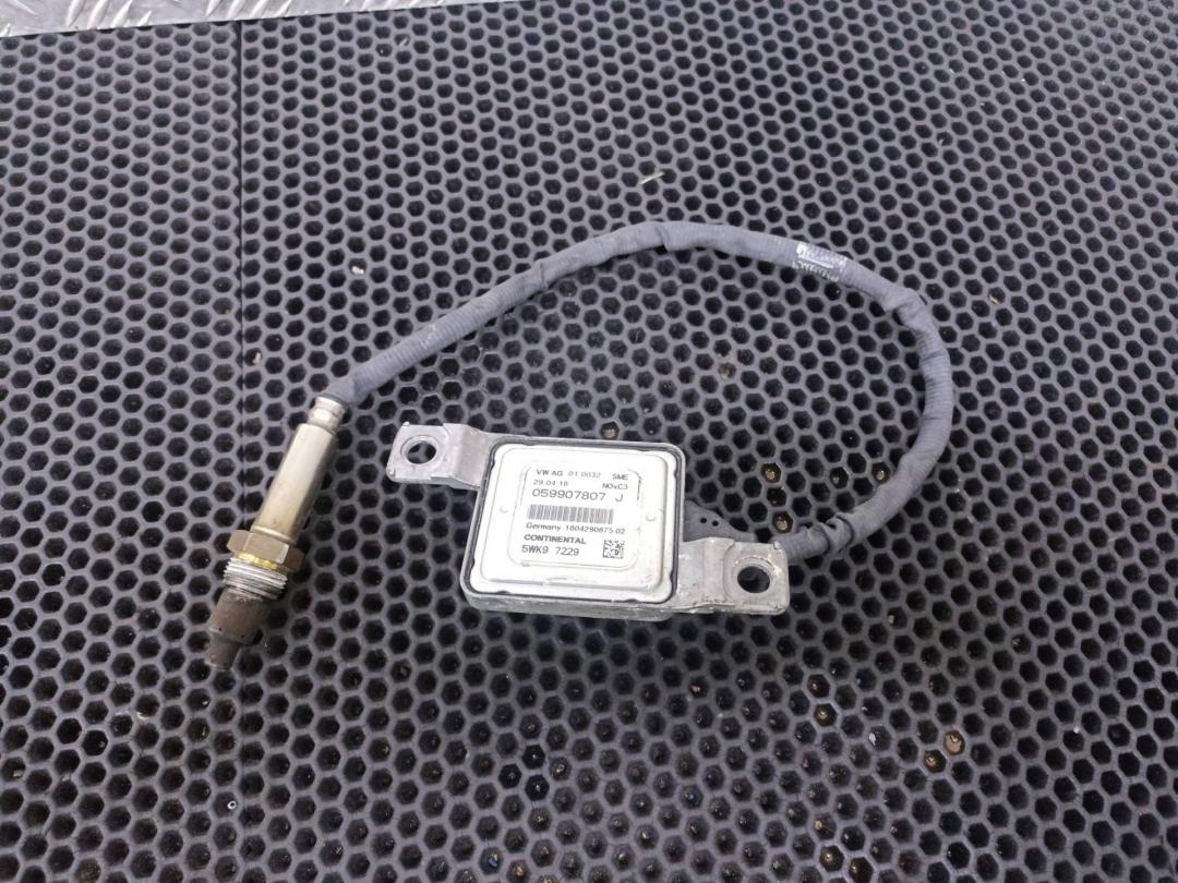 лямбда-зонд Volkswagen Touareg 2 поколение 2014, 059907807J - фото №1