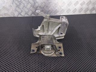 кронштейн двигателя Renault Clio 3 поколение 2009, 8200269695